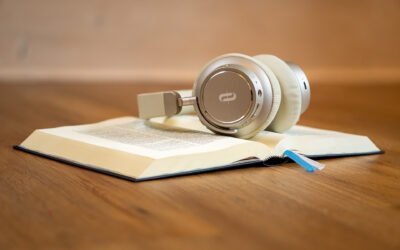 Paper vs. Audio: The Best of Both Reading Worlds